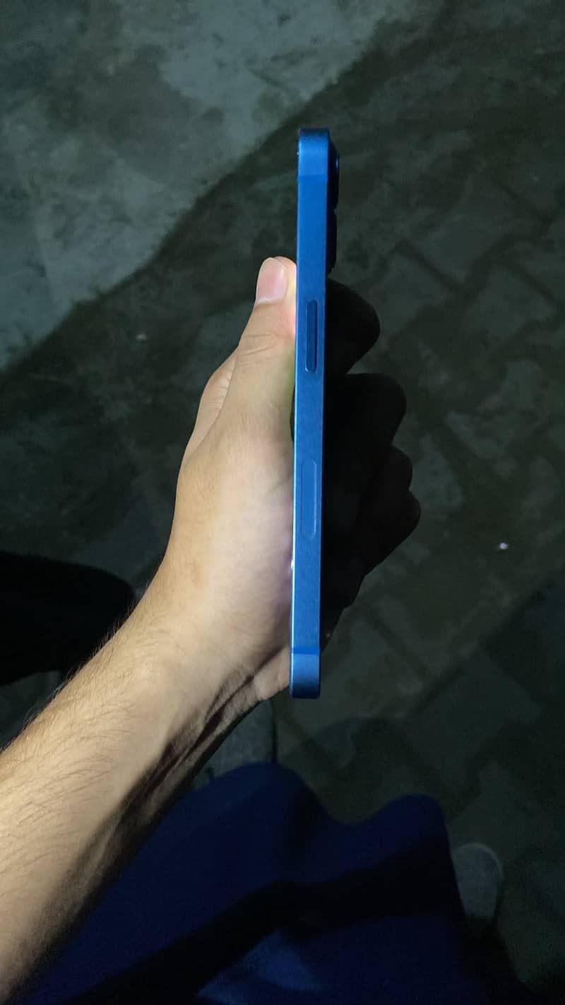 Apple iPhone 13 3