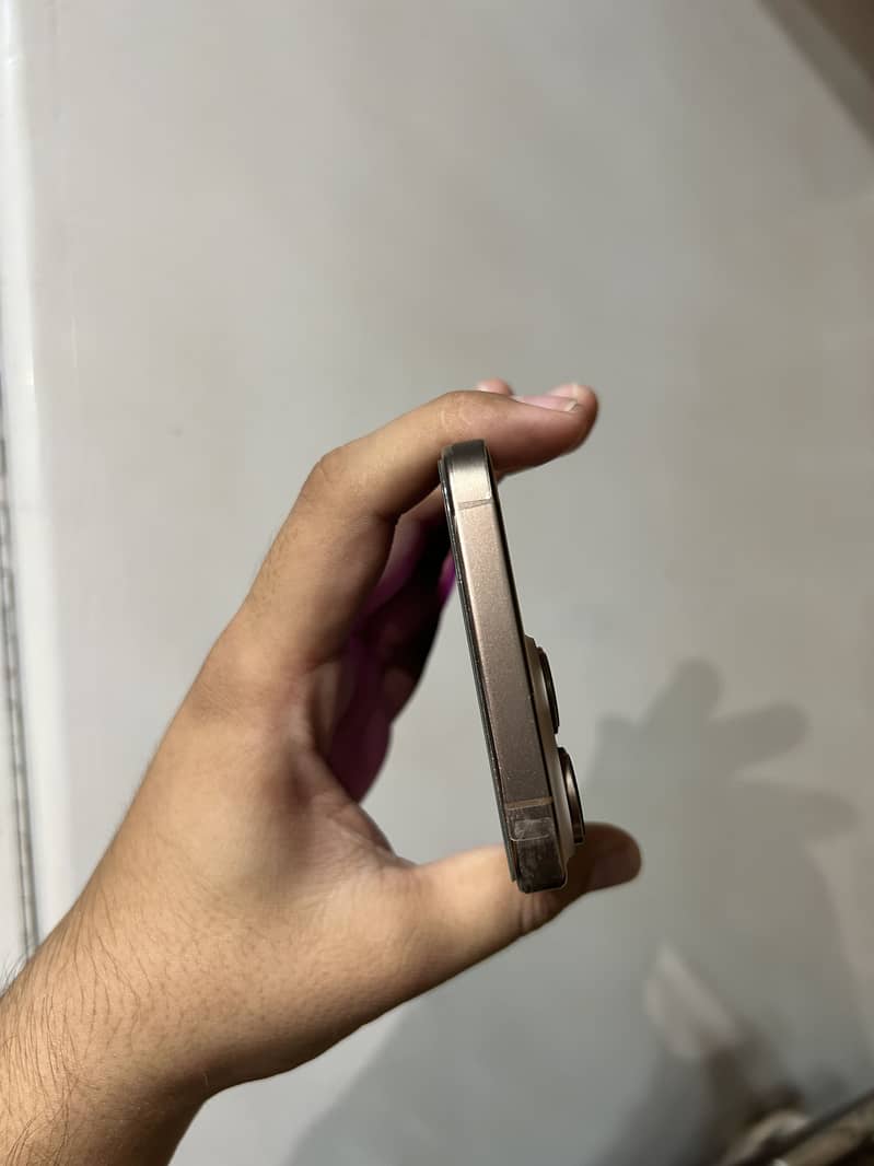 IPhone 16 Pro Max 5