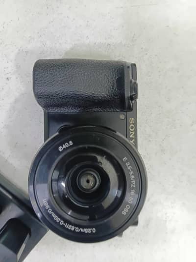 sony 6500 with 16-50mm.
