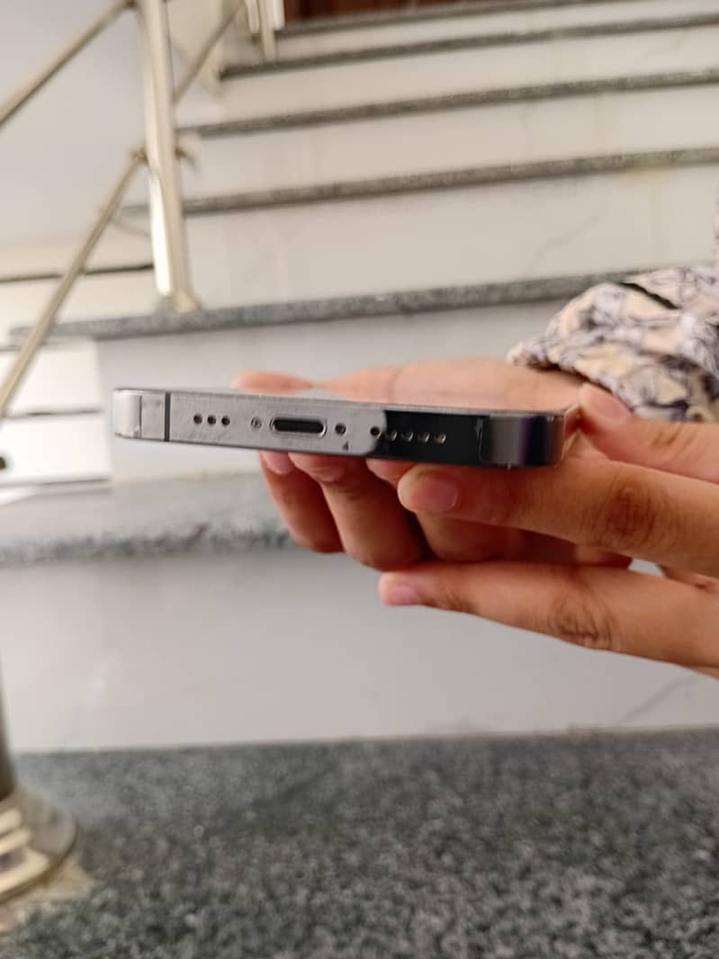 Apple iPhone 13 Pro 2
