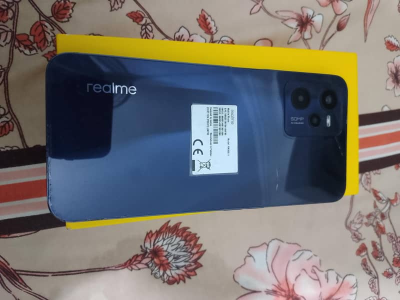 Realme C35 1