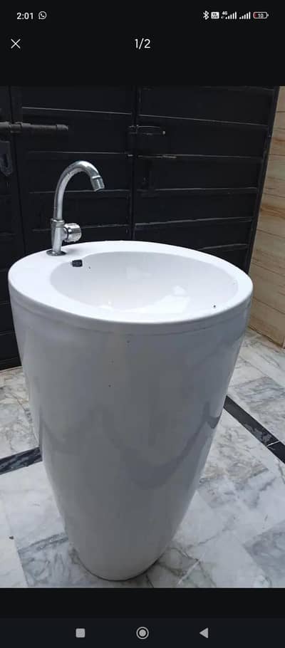 slightly used basin good condition