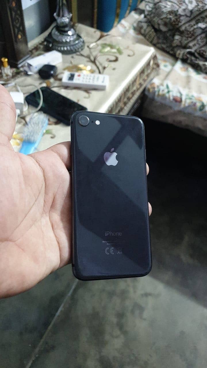 Apple iPhone 8 0
