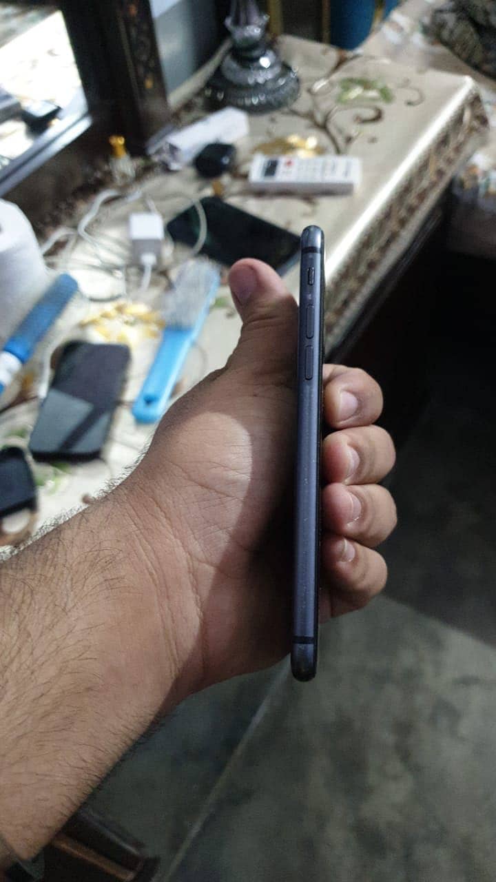 Apple iPhone 8 1