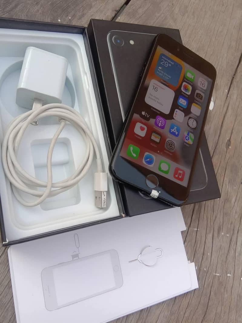 Apple iPhone 7 1