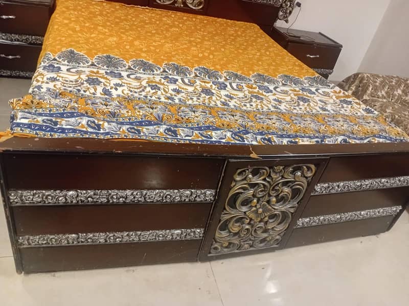 bed with side table 4