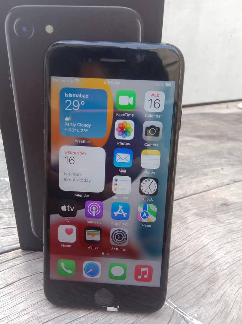 Apple iPhone 7 0