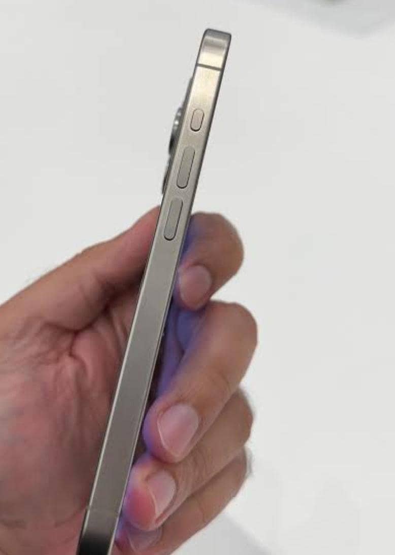 Apple iPhone 15 Pro 0