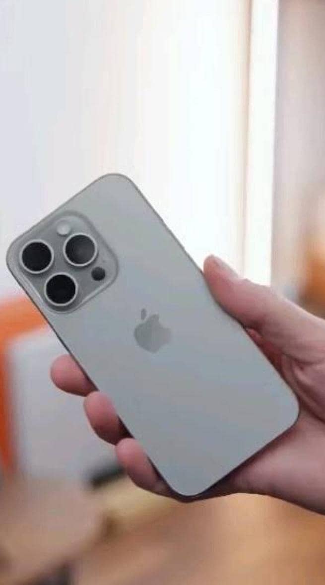 Apple iPhone 15 Pro 1