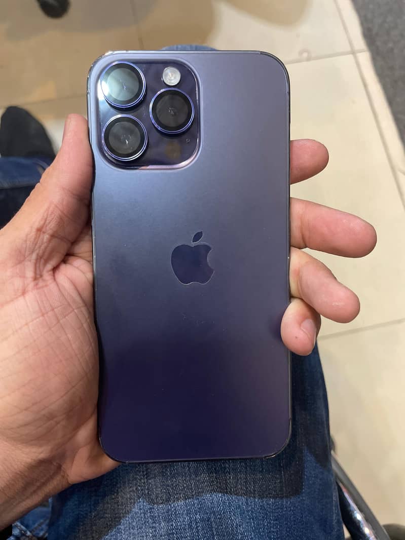 Apple iPhone 14 Pro Max 1