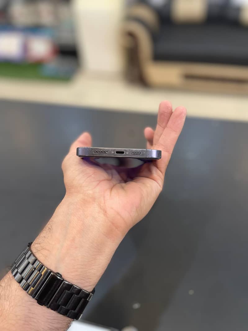 Apple iPhone 14 Pro Max 2