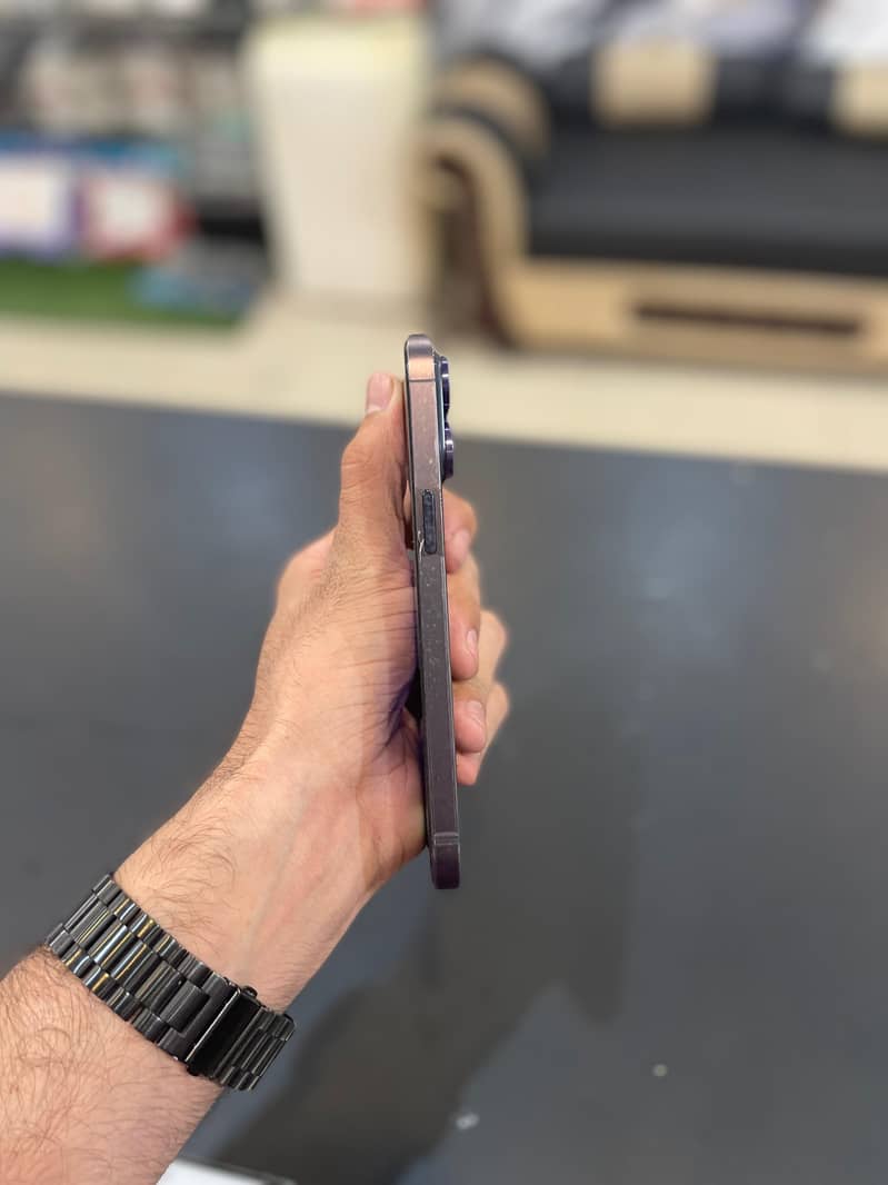 Apple iPhone 14 Pro Max 3
