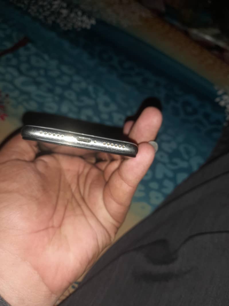 Apple iPhone X 6