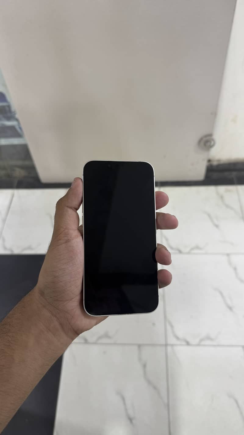 Apple iPhone 13 2
