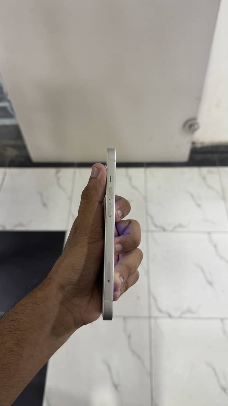 Apple iPhone 13 3