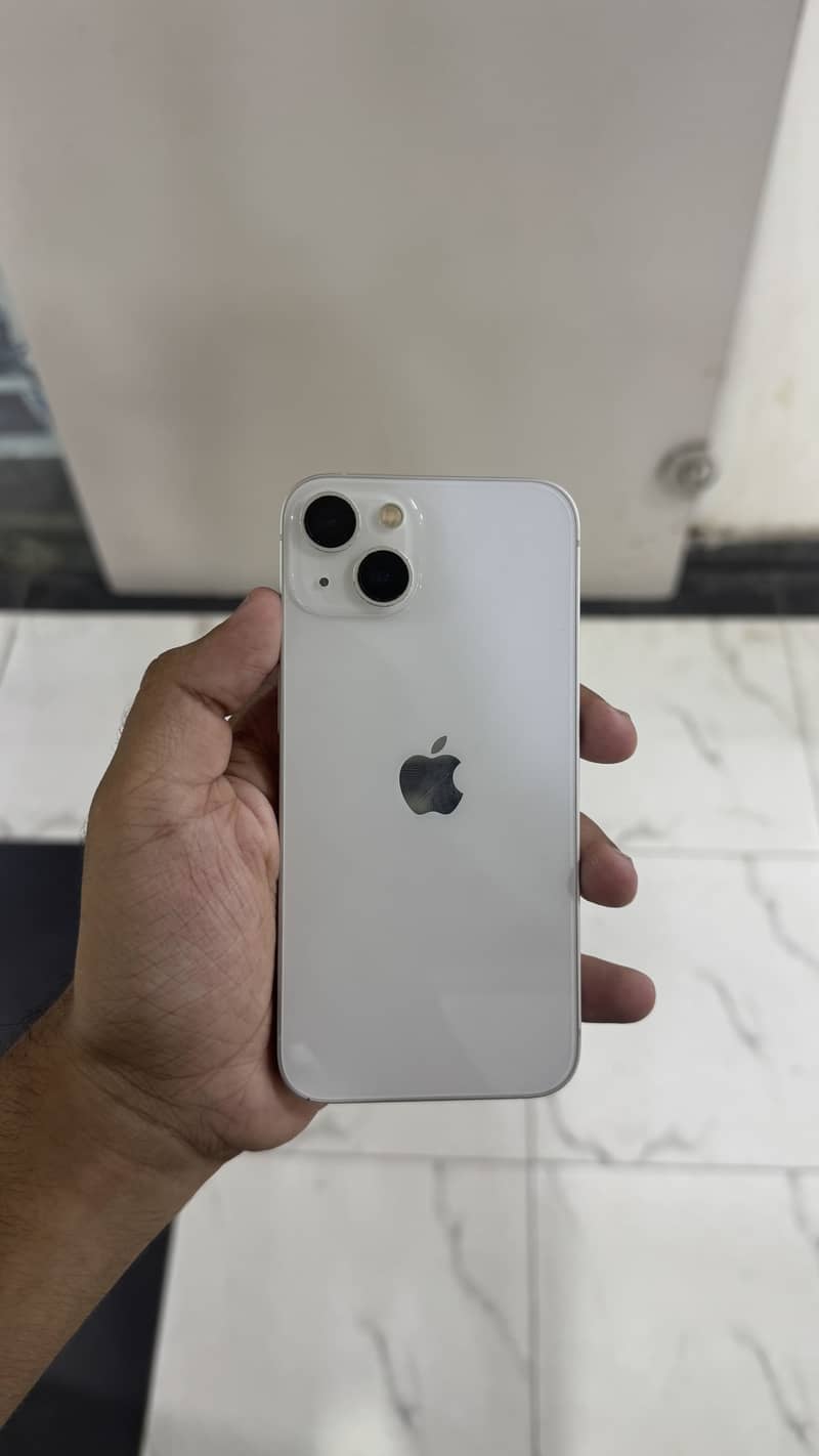Apple iPhone 13 4