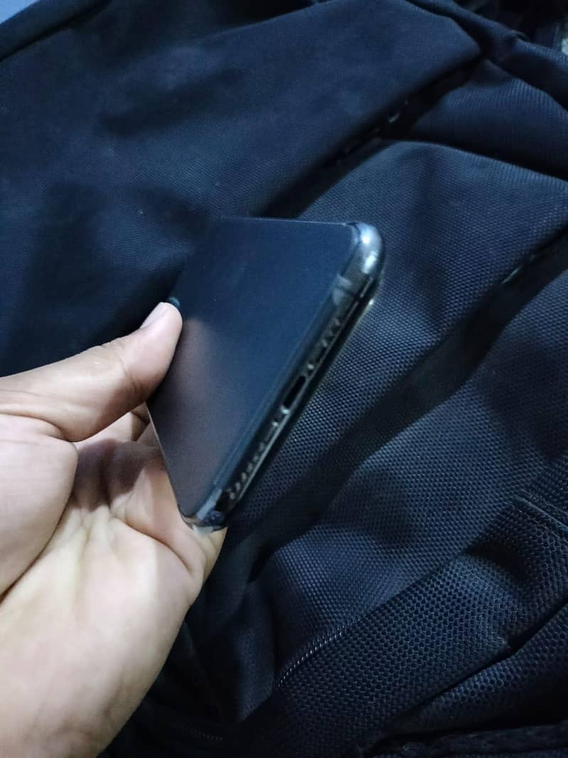 Apple iPhone 11 Pro 2