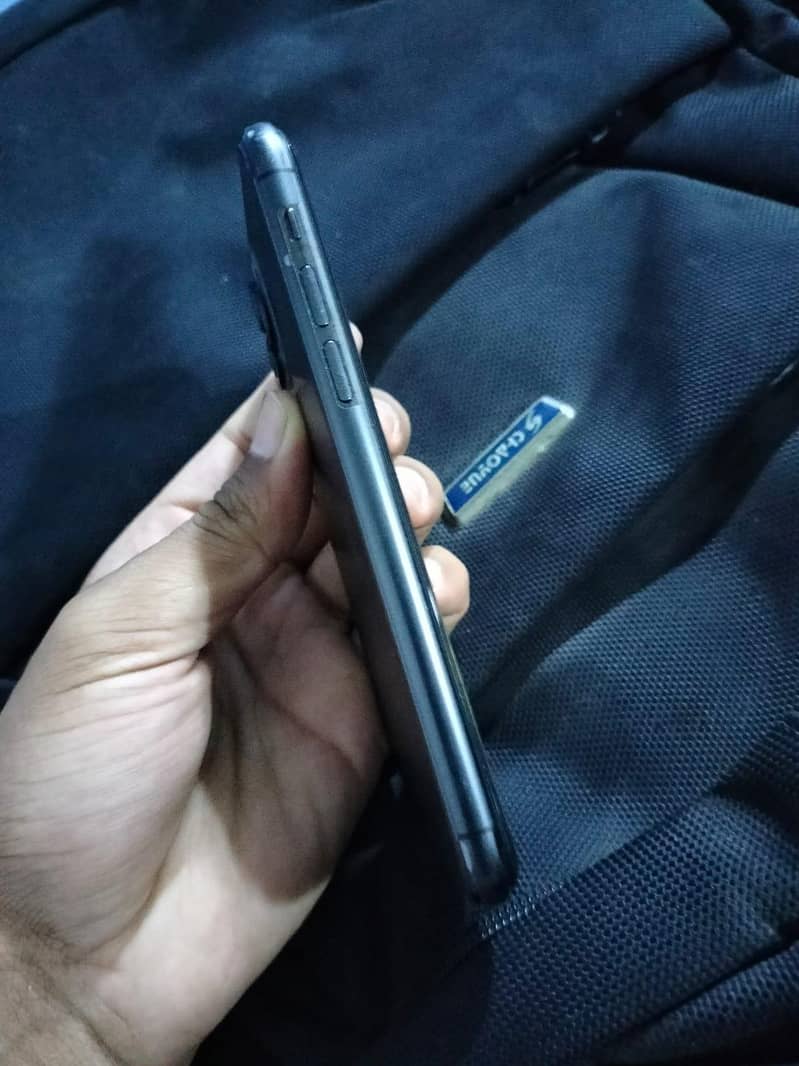 Apple iPhone 11 Pro 3