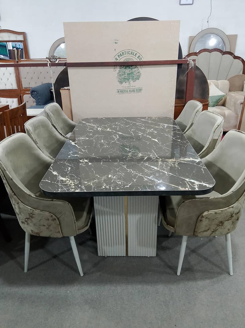 Daining table 0