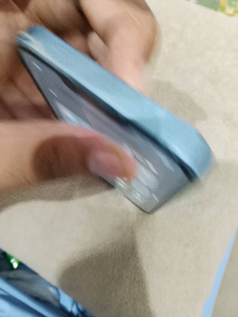 Apple iPhone 14 4