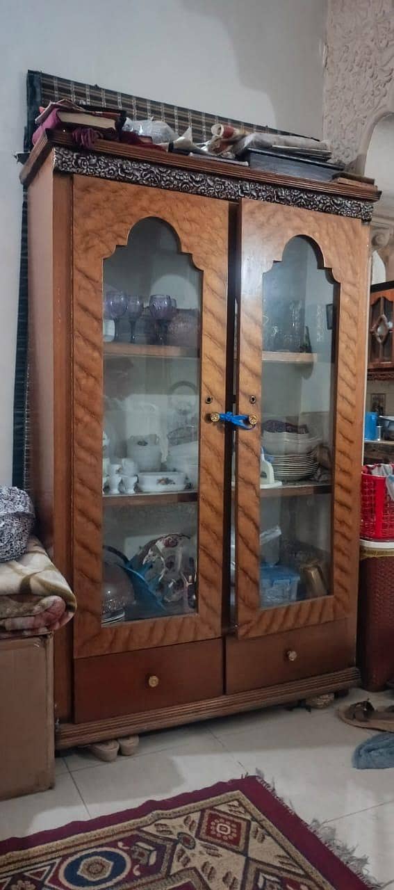 showcase & dressing table 1