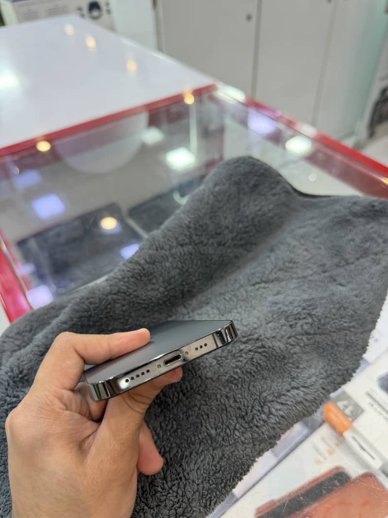 iPhone 13Pro 0
