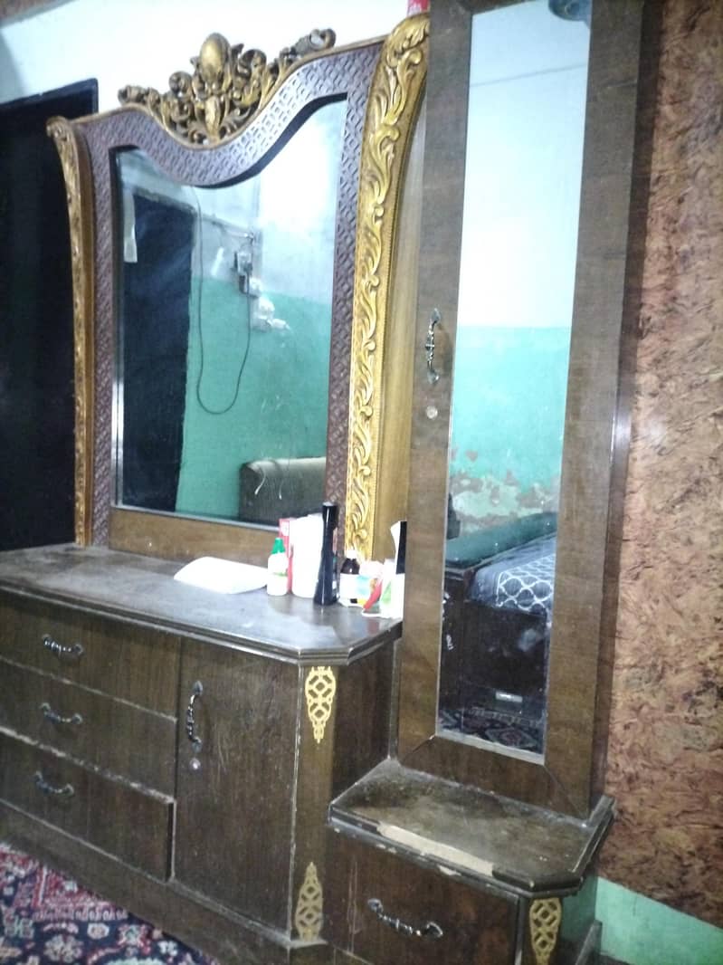 bed and dressing table 9
