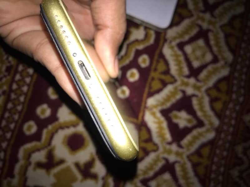 Apple iPhone 11 0