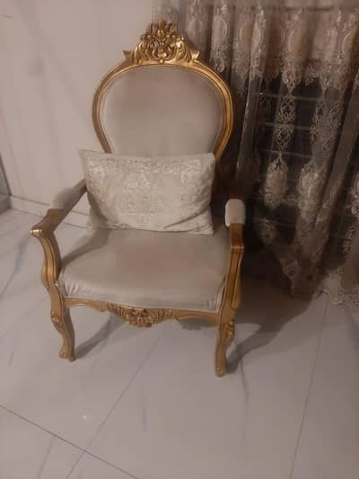 Good condition Bed Room chairs For Sale