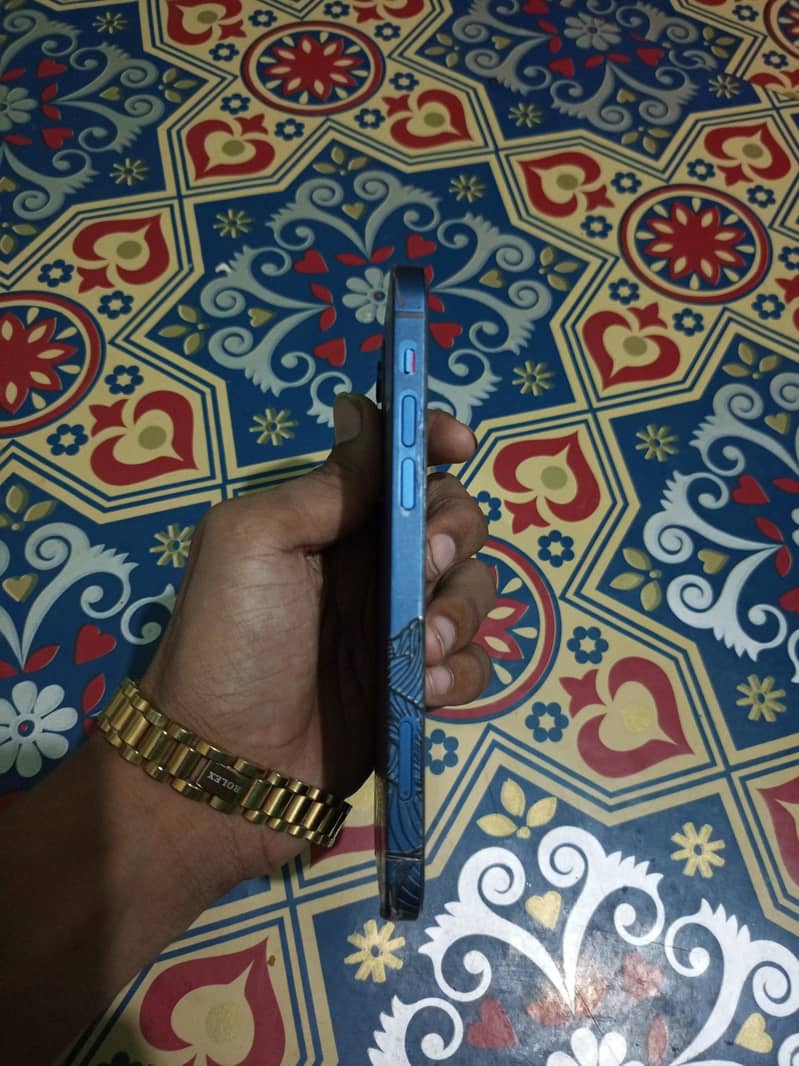 Apple iPhone 12 3