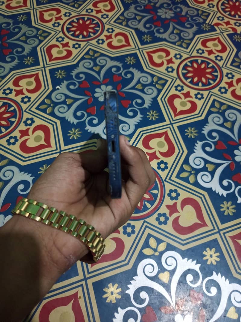 Apple iPhone 12 4