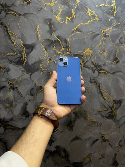 Apple iPhone 13