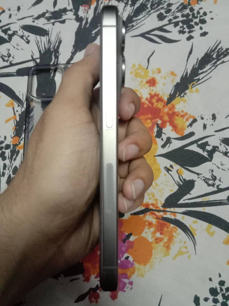 Apple iPhone 15 Pro JV 3