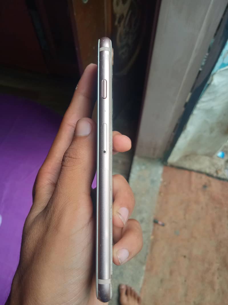Apple iPhone 8 (Exchange Possible) 9