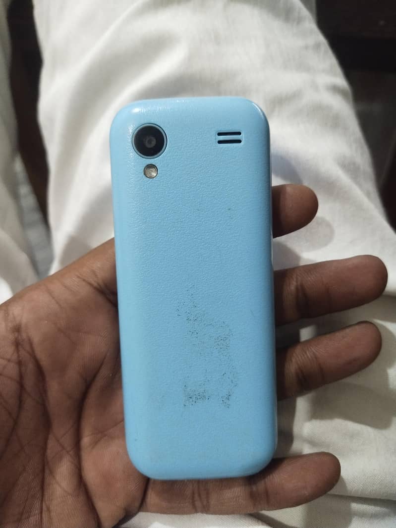 QMobile QGuru plus 1