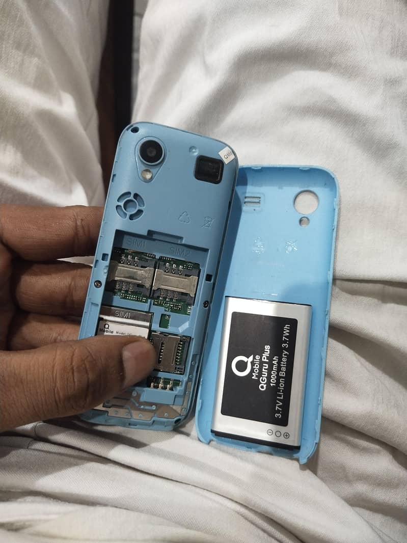QMobile QGuru plus 3