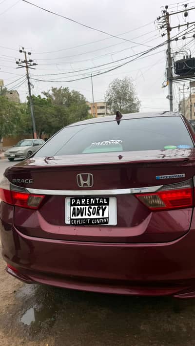 Honda Grace Hybrid 2015