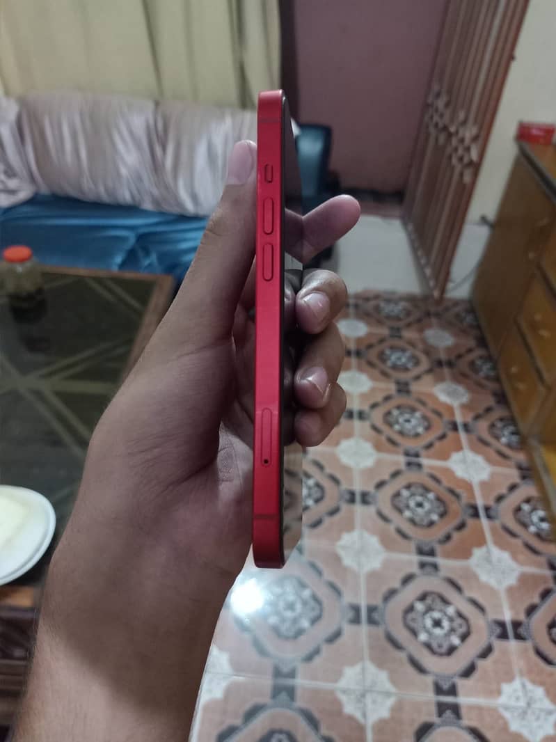 Apple iPhone 13 1
