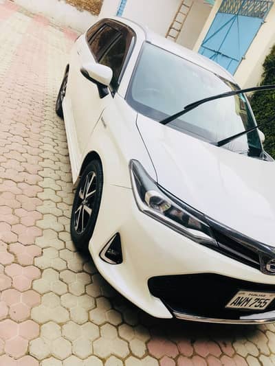Toyota Corolla Axio Fielder 2017