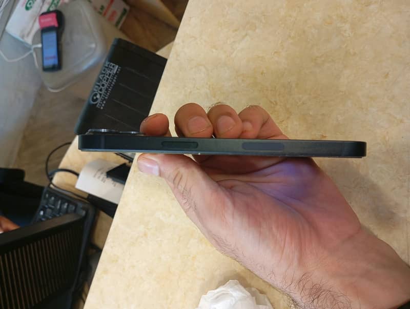 Apple iPhone 13 1