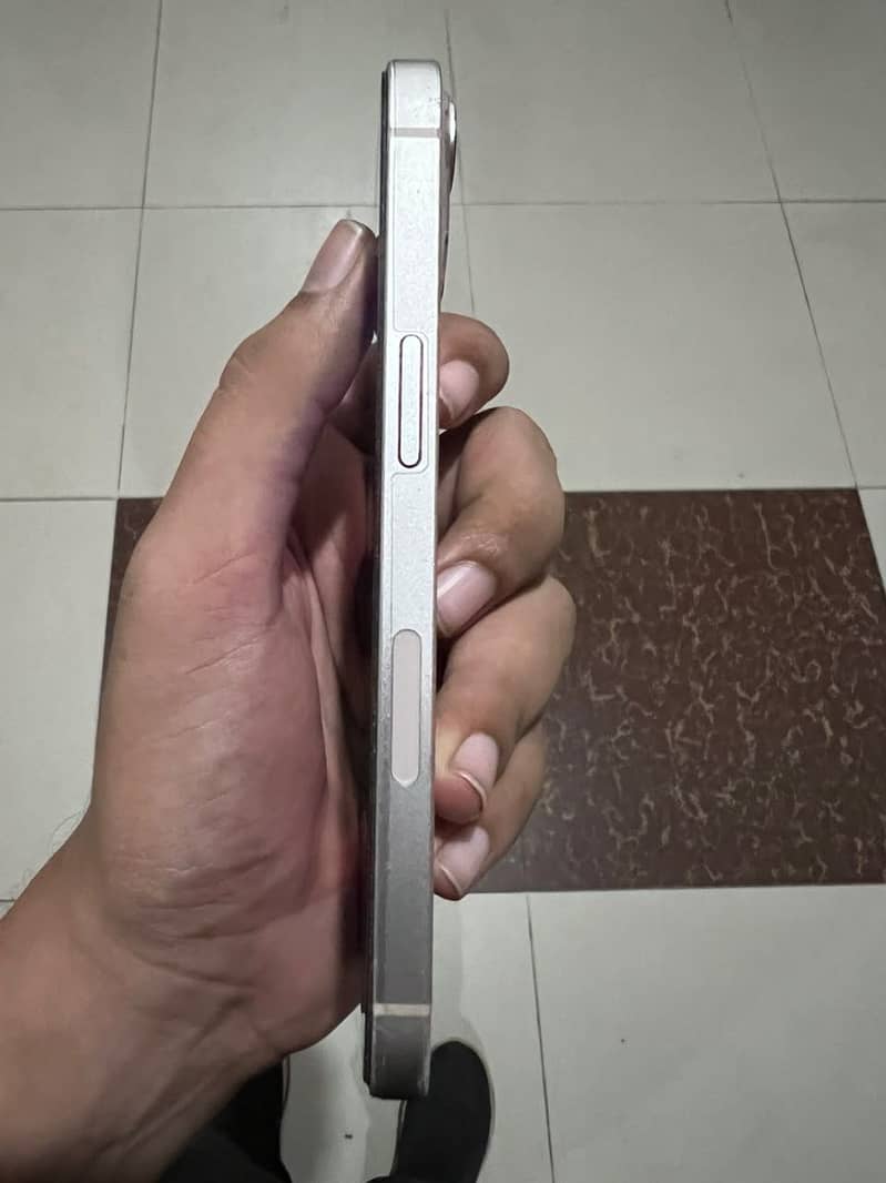 Apple iPhone 13 3