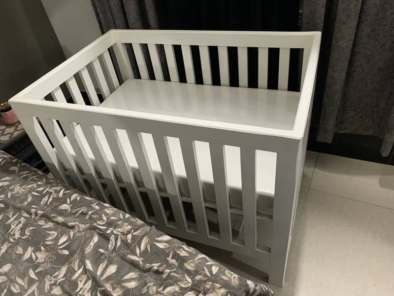 Baby cot 2