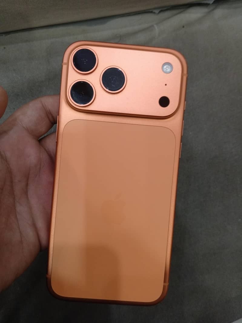 Apple iPhone 17 Pro Max 2