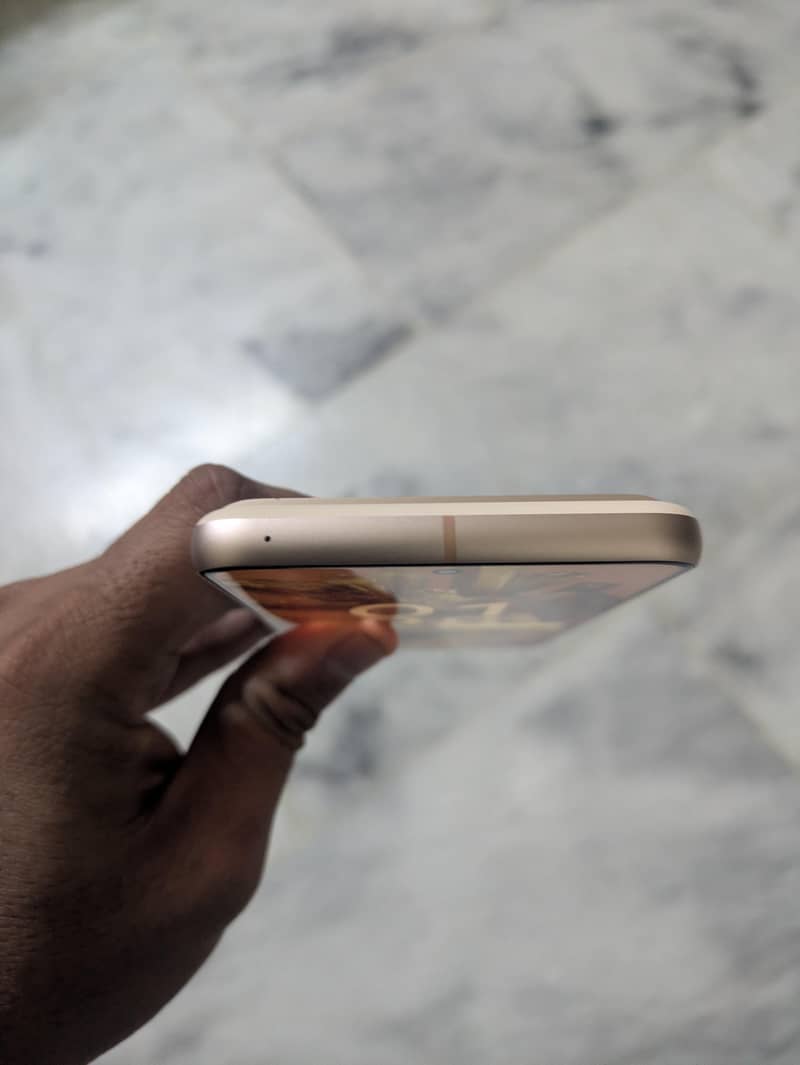 Google Pixel 8 3