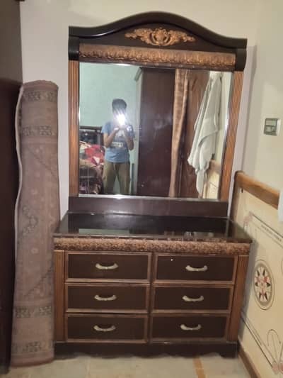 Used bedroom furniture complete set
