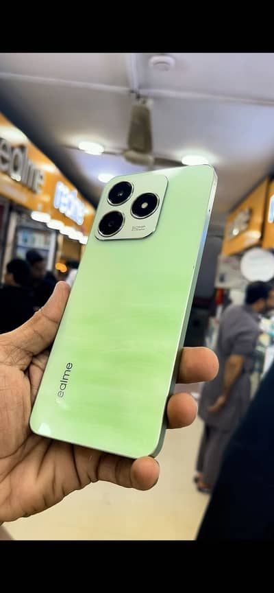 Realme C63