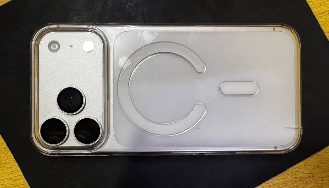 Apple iPhone 17 Pro Max 0