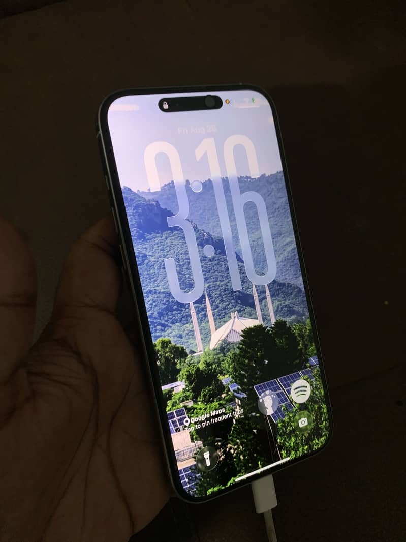 Apple iPhone 16 Pro Max 3