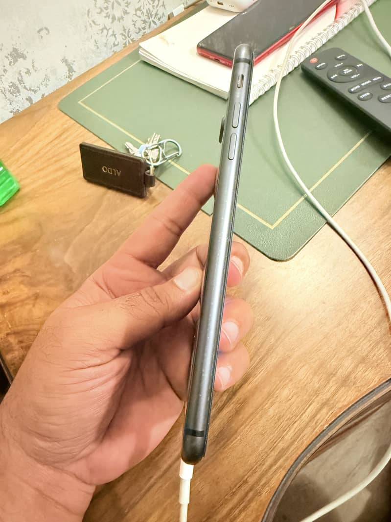 Apple iPhone 8 Plus 2