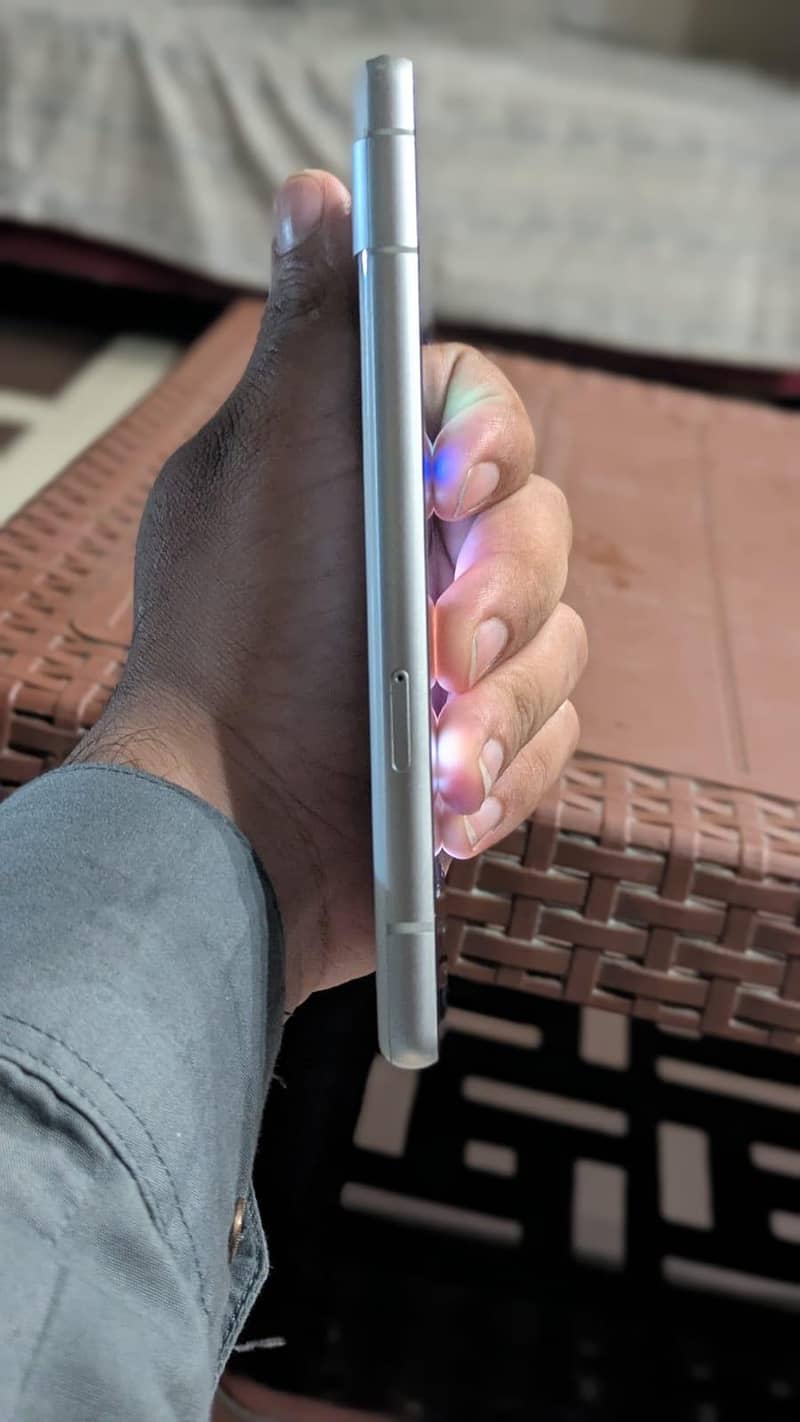 Google Pixel 7a 4